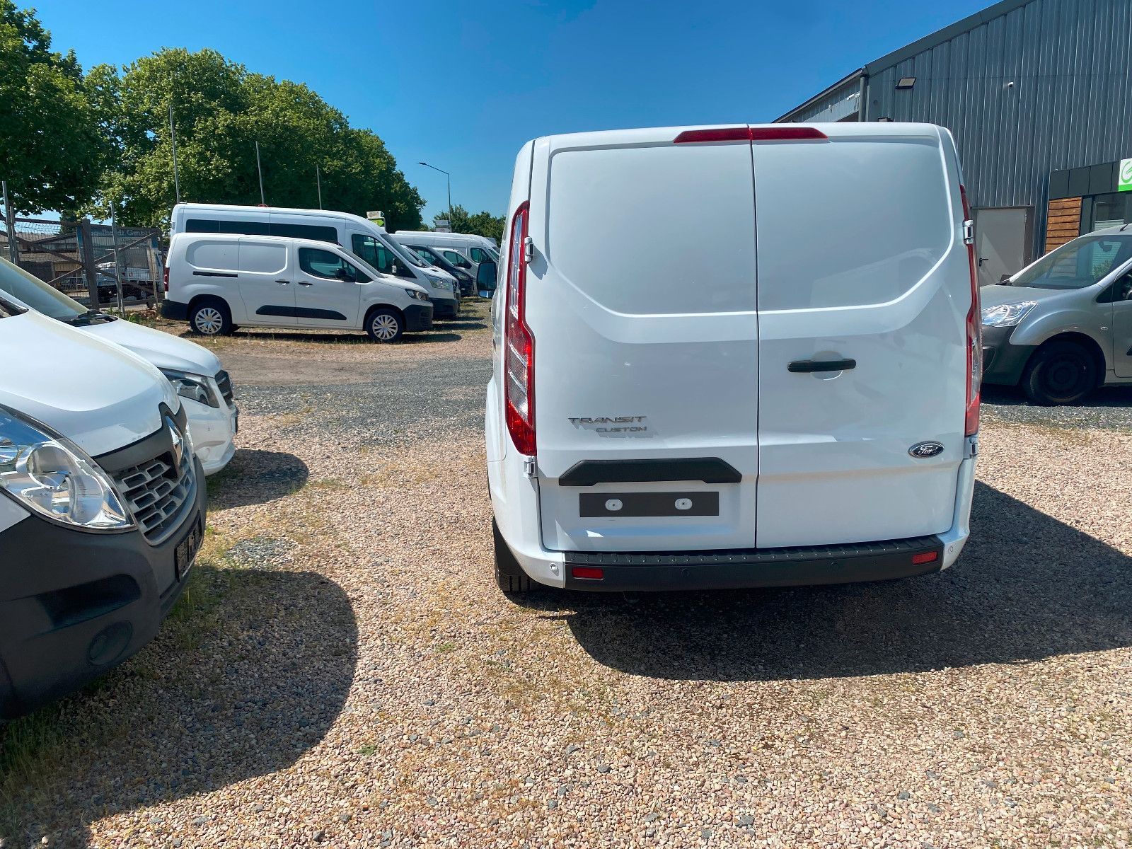 Fahrzeugabbildung Ford Transit Custom Kasten 320 L2 Trend,Regale
