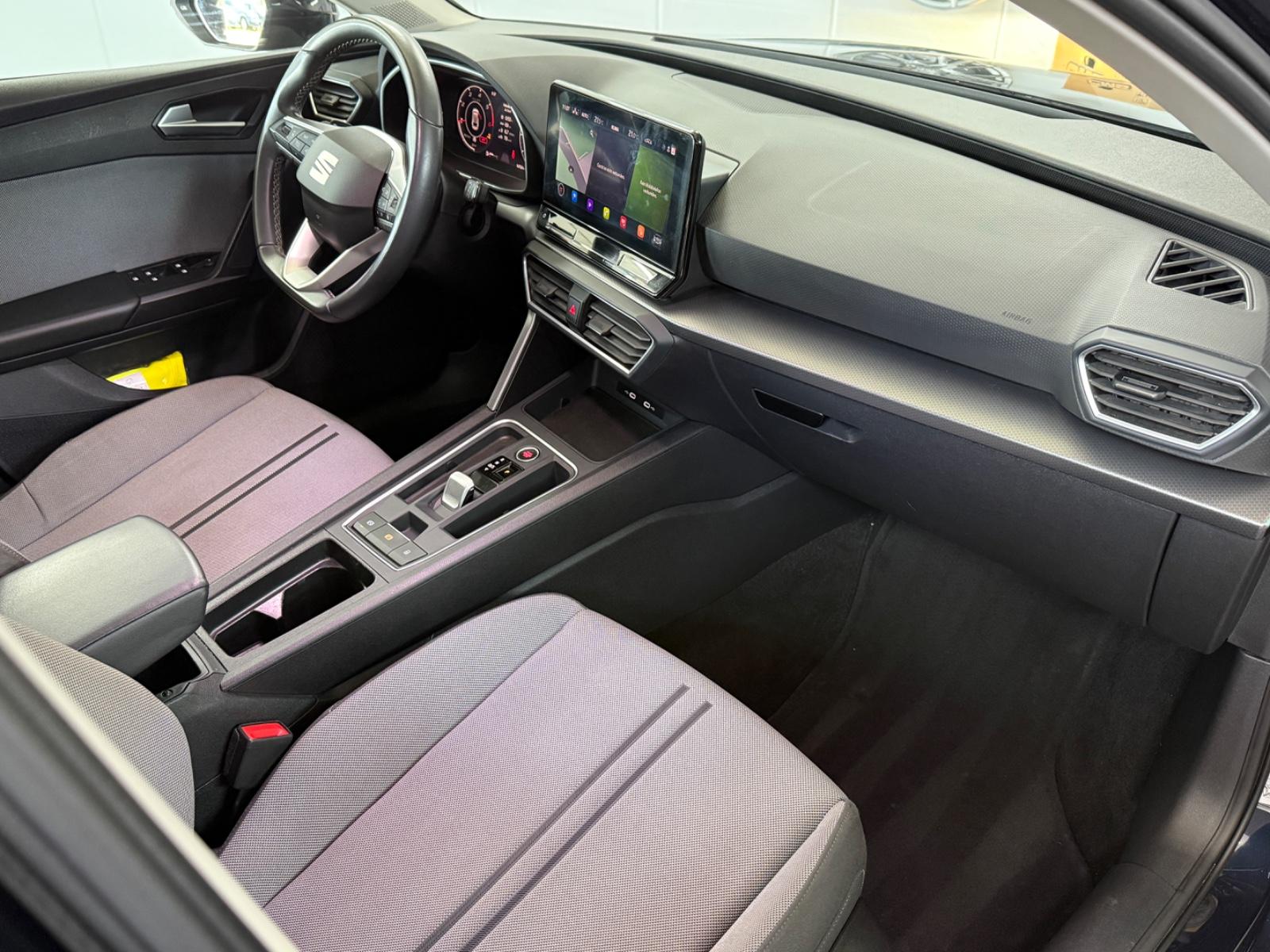 Seat Leon Sportstourer Style 2.0 TDI DSG*NAVI*LED*TEM