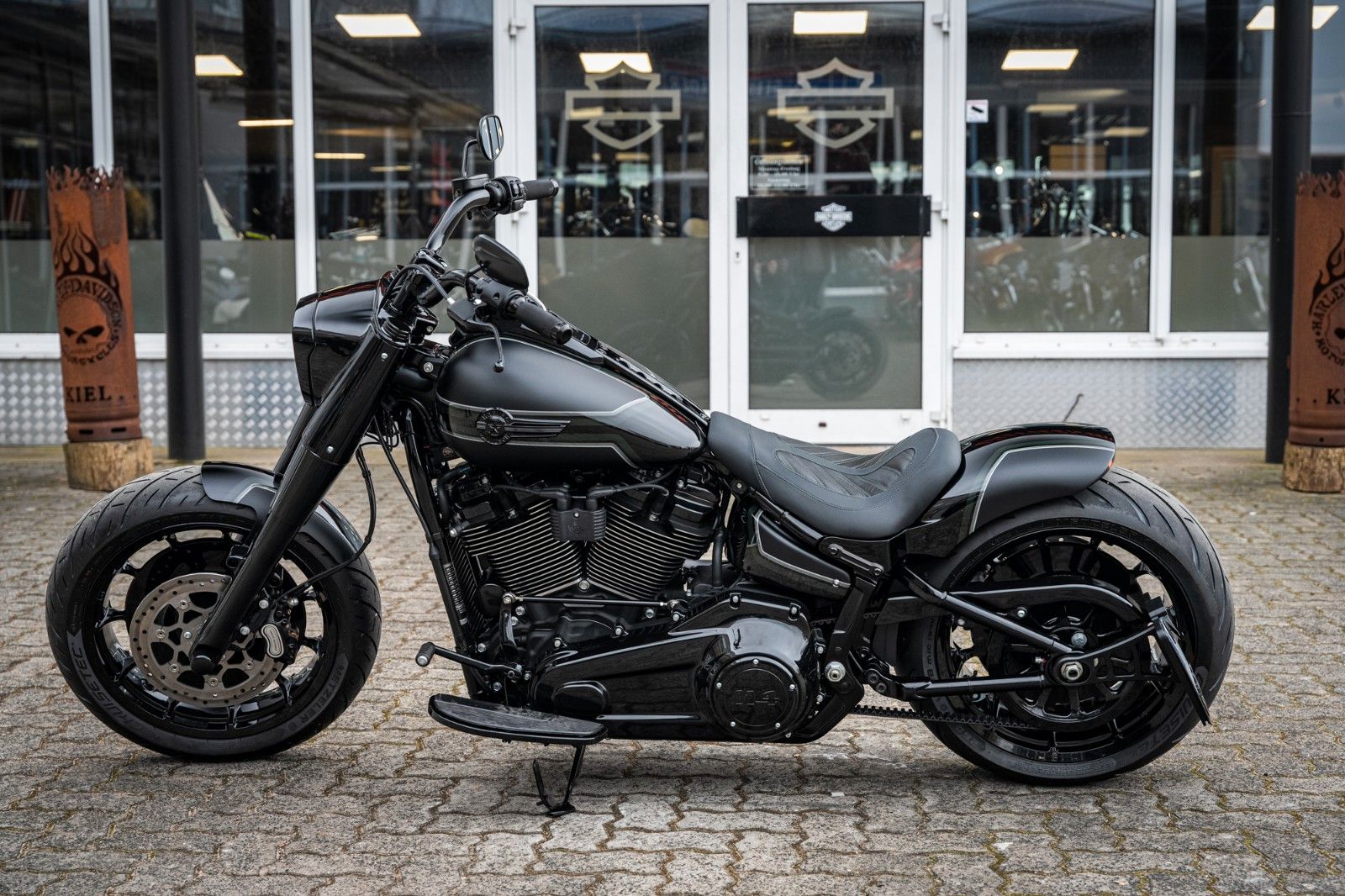 Fahrzeugabbildung Harley-Davidson DARK FAT BOY FLFBS 114 MY24 -JEKILL&HYDE-
