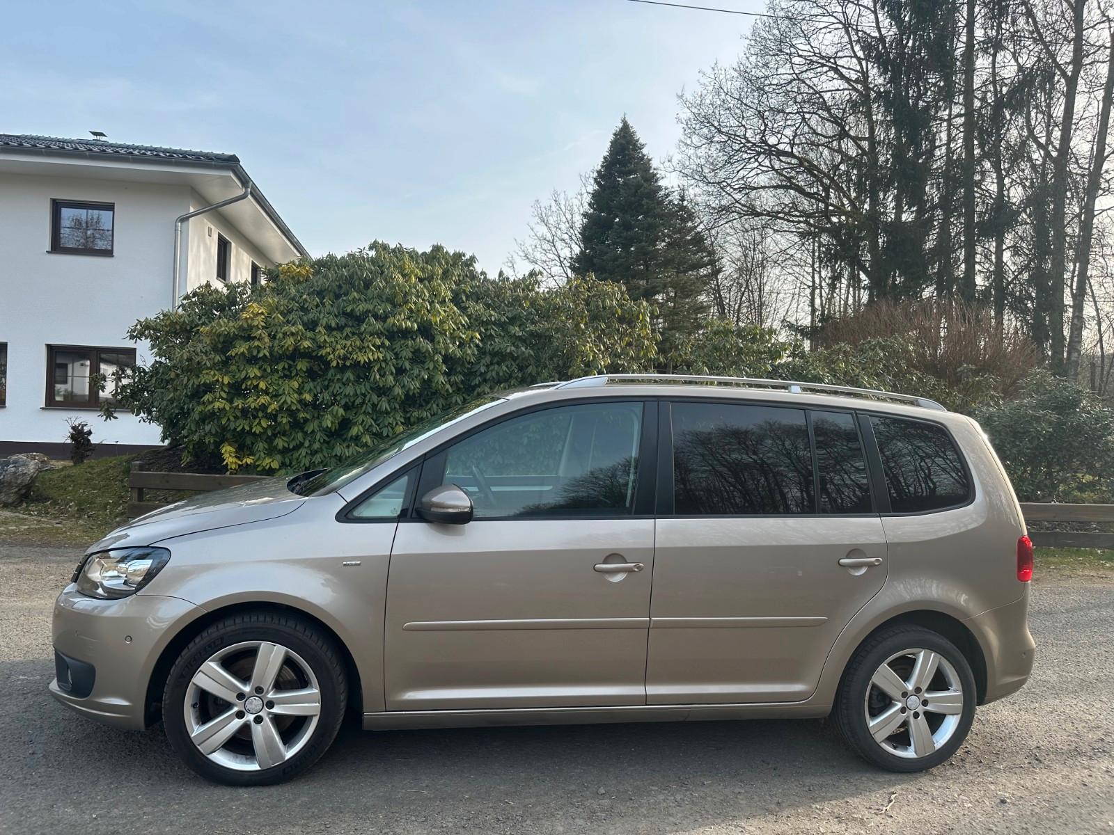 Volkswagen Touran Cup 2.0 TDI, DSG, 7-Sitzer, AHK Bi-Xenon