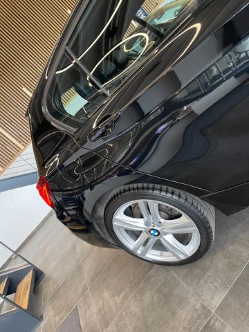 BMW 120i 5-Türer Aut. Edition M Sport Shadow*LED*NAV