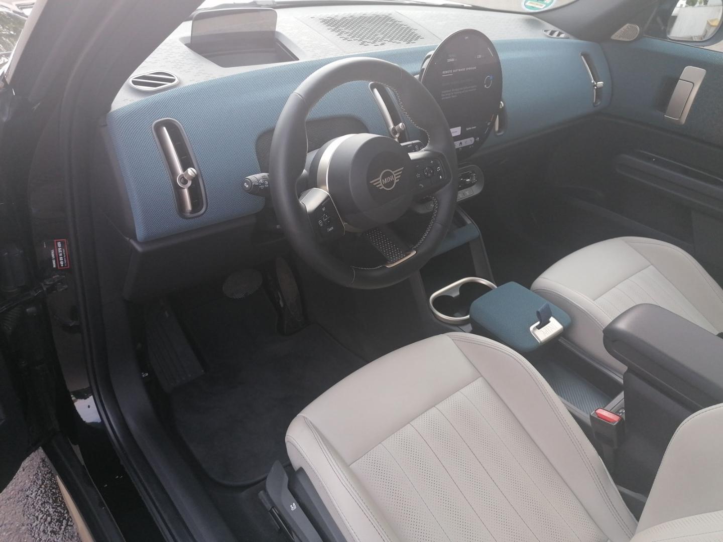 MINI Countryman E Fav. Trim HUD Pano ACC H&K Paket L