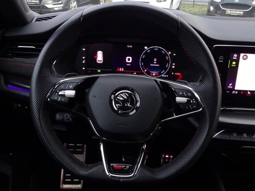 Fahrzeugabbildung SKODA Octavia Combi RS 2,0 TDI DGS Navi AHK