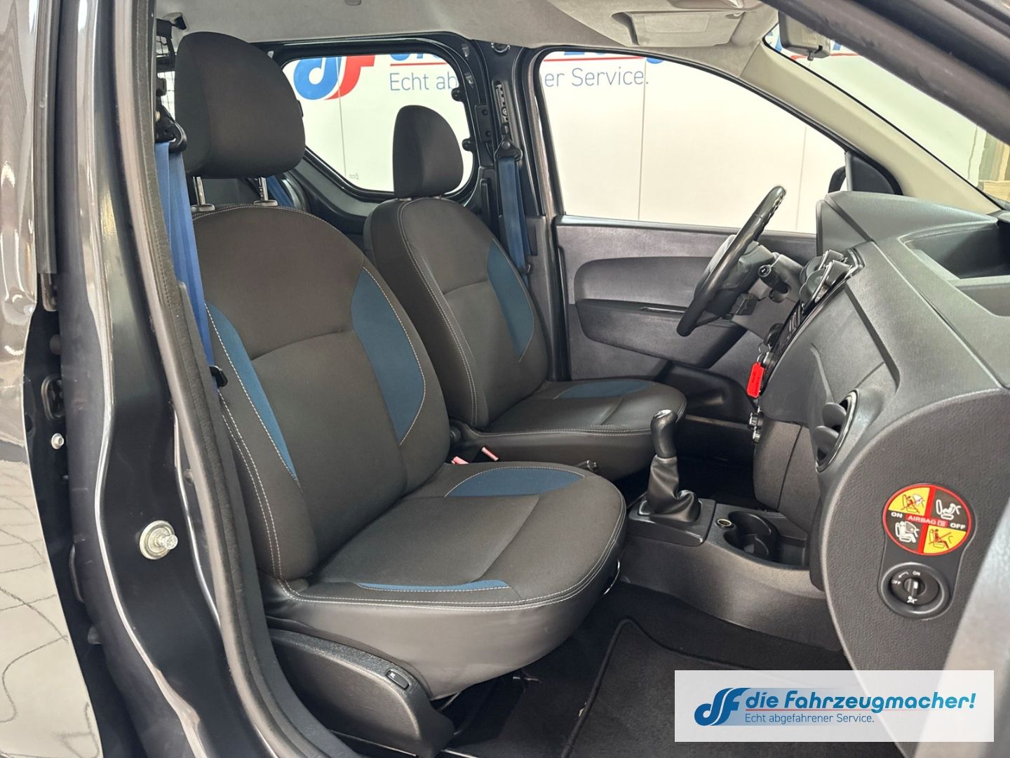 Fahrzeugabbildung Dacia Dokker Celebration ACC Apple CarPlay Android Aut