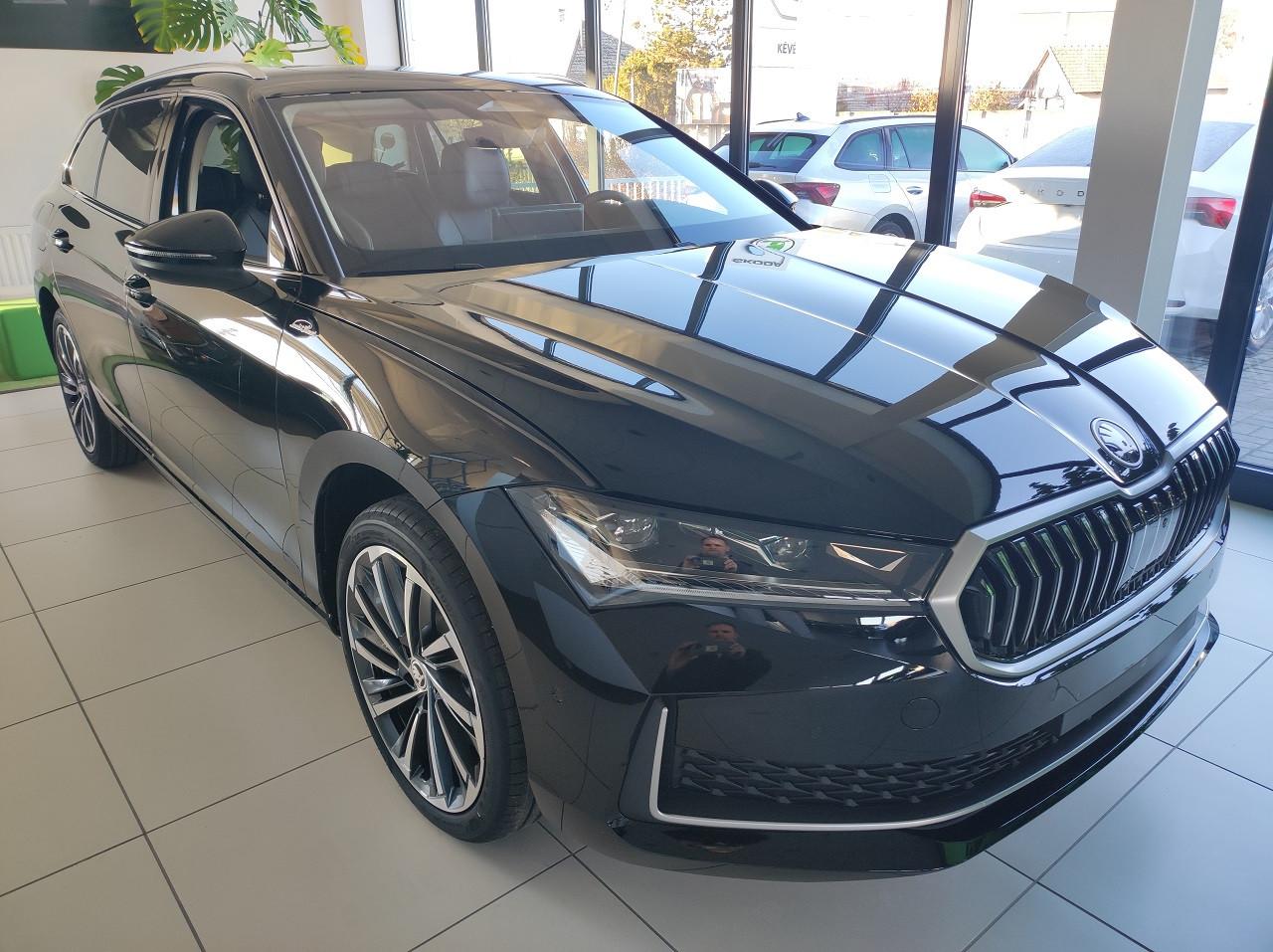 Skoda Superb Combi 2.0 TSI 4X4 DSG Laurin&Klement VOLL