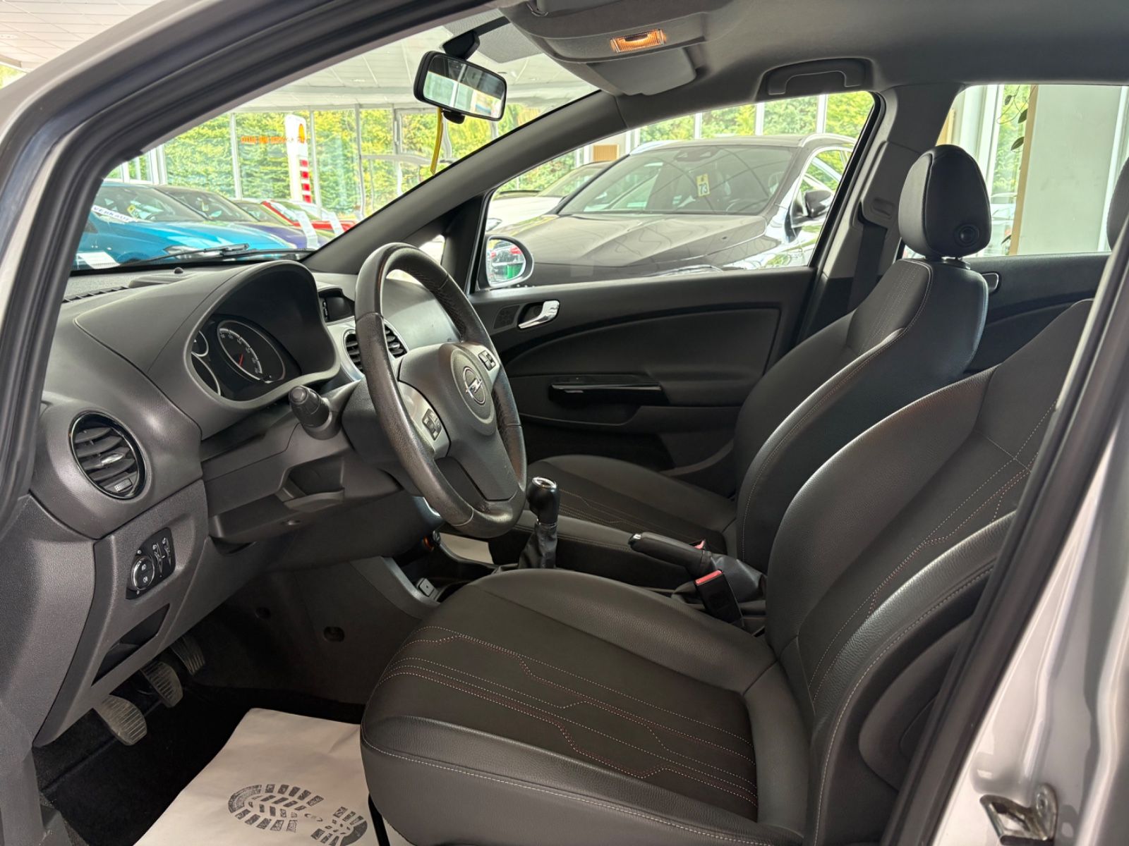 Fahrzeugabbildung Opel Corsa D 150 Jahre Opel