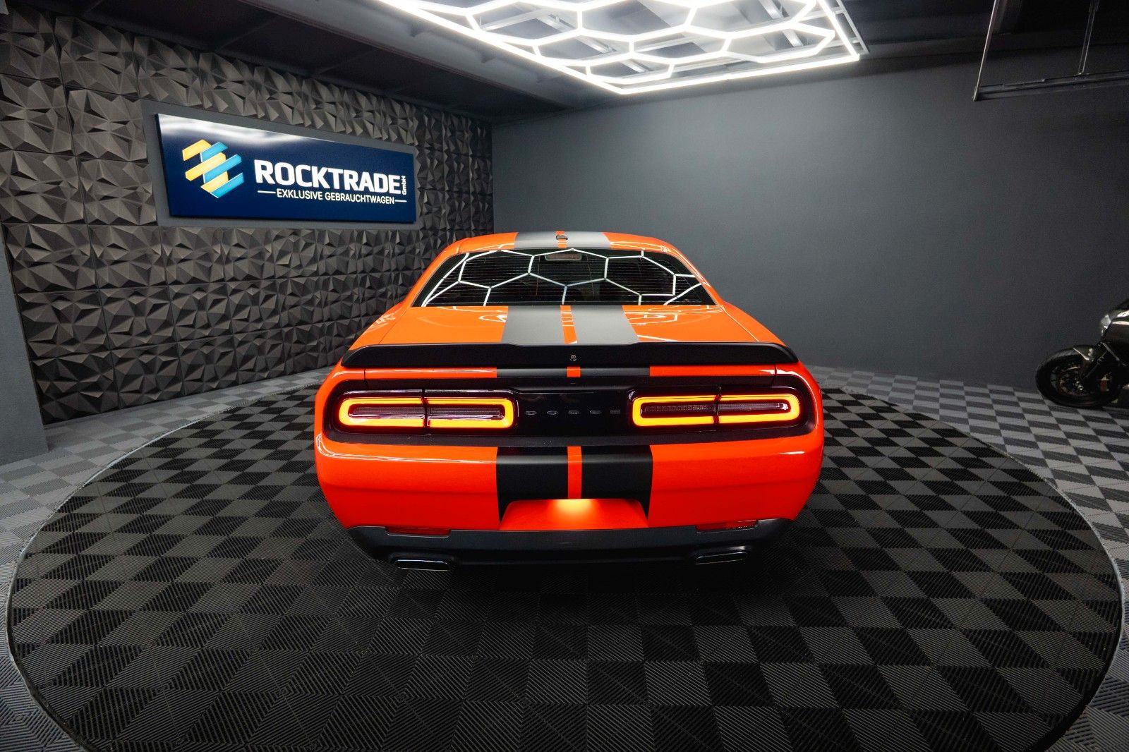 Fahrzeugabbildung Dodge Challenger 3.6 V6 GT SRT Styling *LED*1.Hand*19%