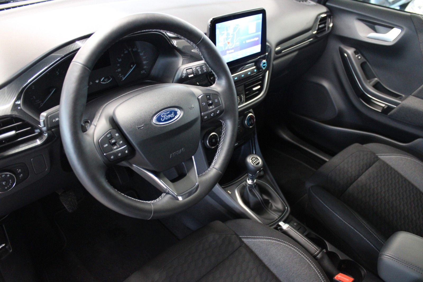 Fahrzeugabbildung Ford Puma MHEV Titanium Design LED NAVI WinterPaket