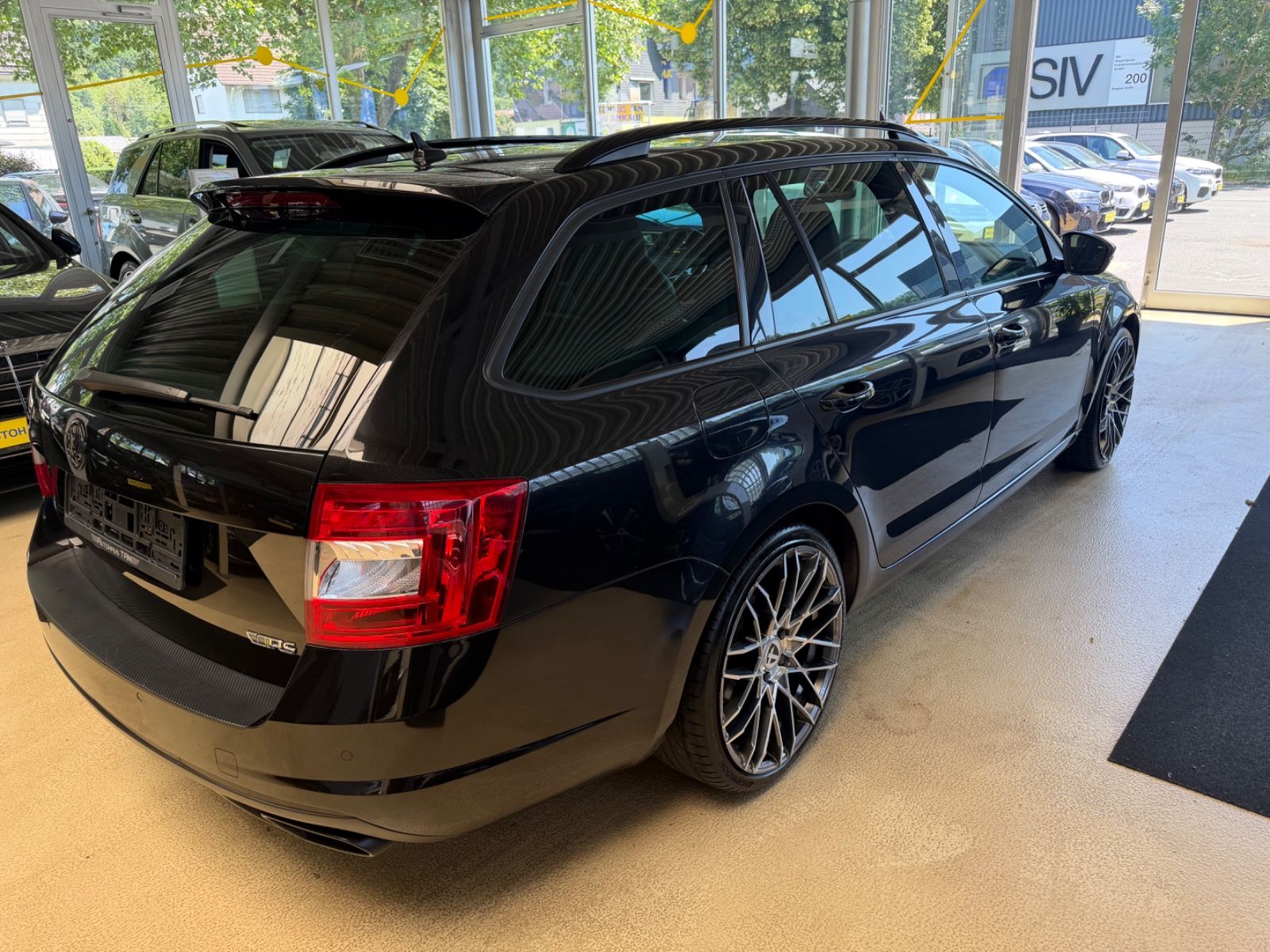 Fahrzeugabbildung SKODA Octavia Combi RS