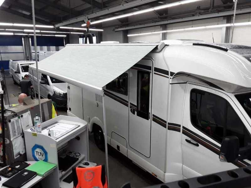 Fahrzeugabbildung Carthago c-tourer T143 LE Sprinter 417 DISTR 24"TV 3xBett