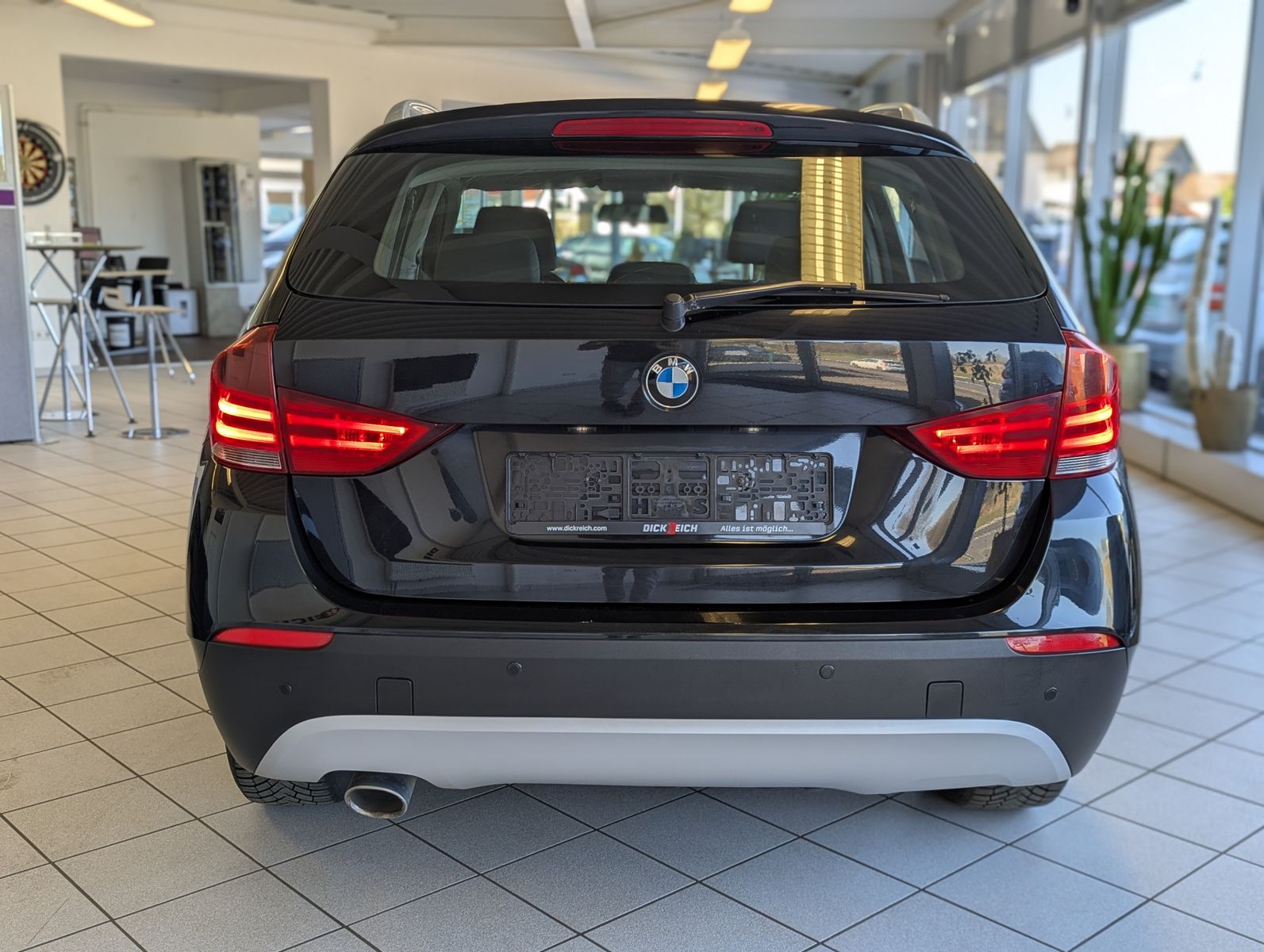 BMW X1 18 d x-Line Bi-Xenon Klimaautomatik Metallic - Image 6