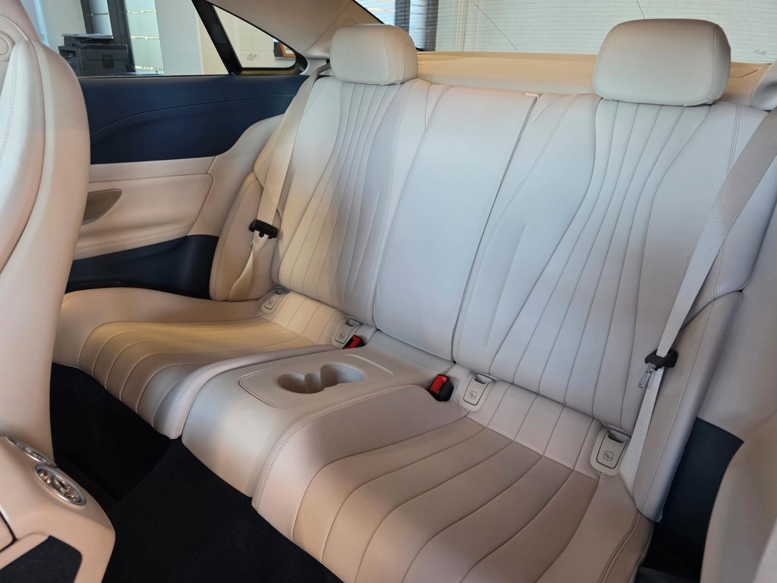 Mercedes-Benz E 300 Coupe+Avantgarde+Ambiete+LED+Kamera