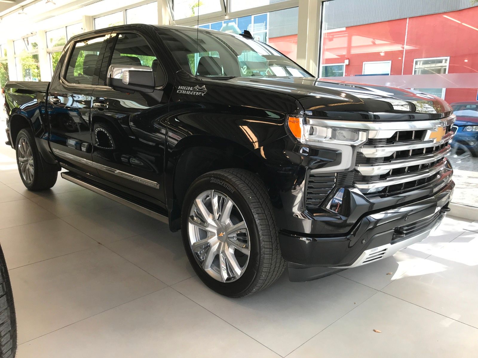 Fahrzeugabbildung Chevrolet Silverado 6.2 V8 High Country