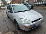 Ford focus Benzin Automatik - Ford Focus aus 2000: Kombi
