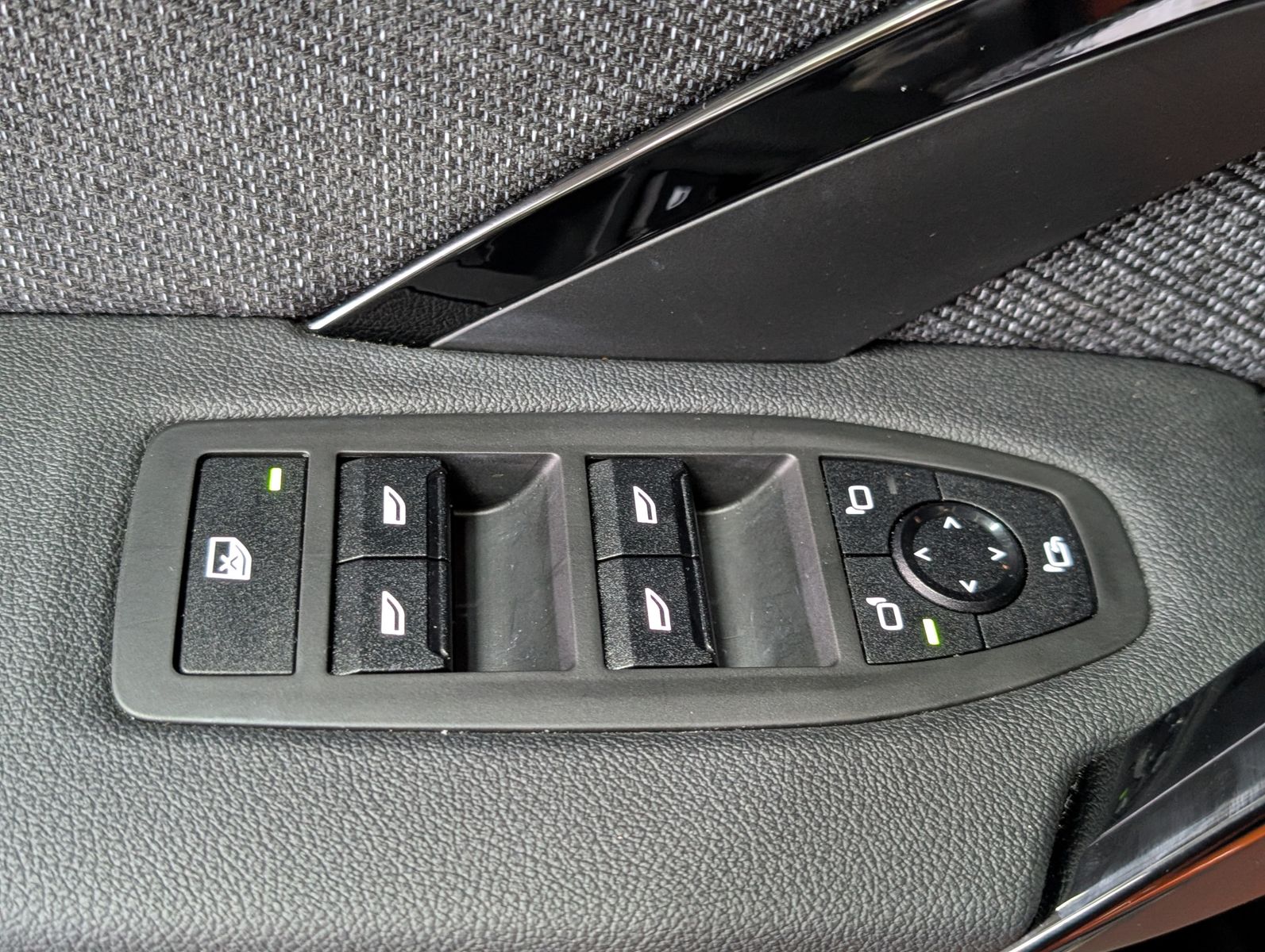 Fahrzeugabbildung BMW X1 20 i sDrive SPORT SHADOW PANO AHK LED AHK ACC