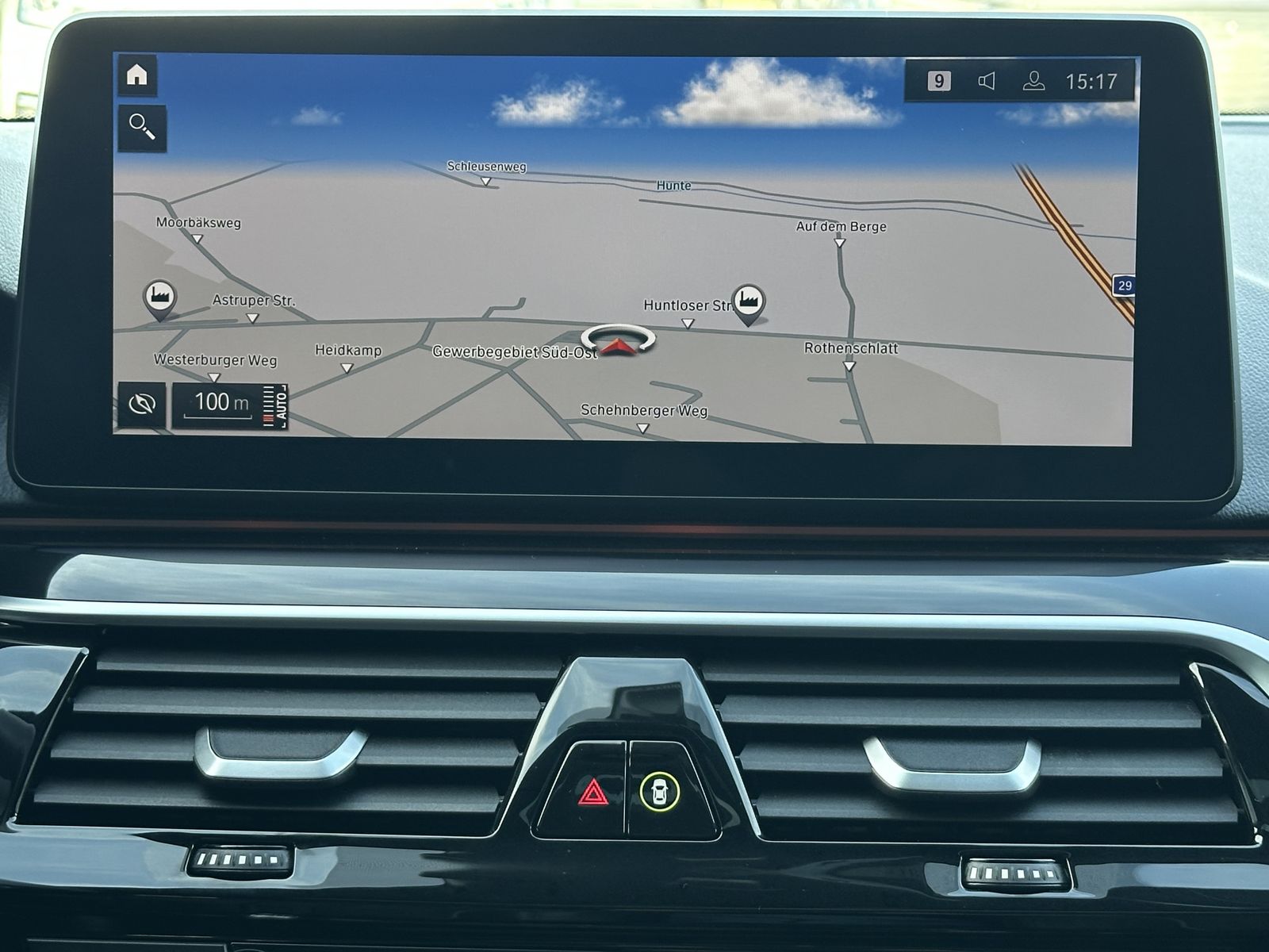 Fahrzeugabbildung BMW 530d Touring xDrive M-Sport NAV+LASER+AHK+PANORA