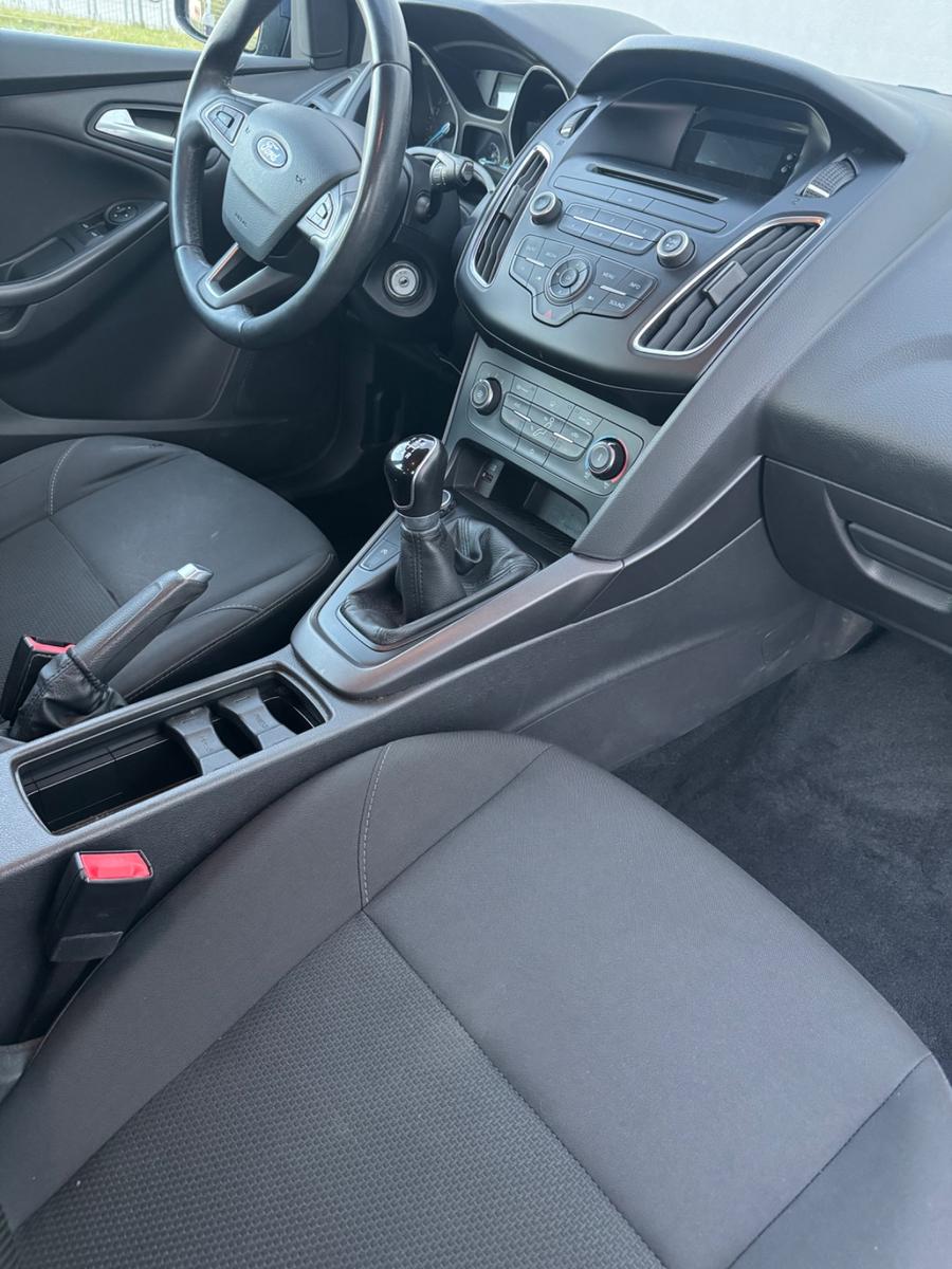 Ford Focus 2015 — photo 17