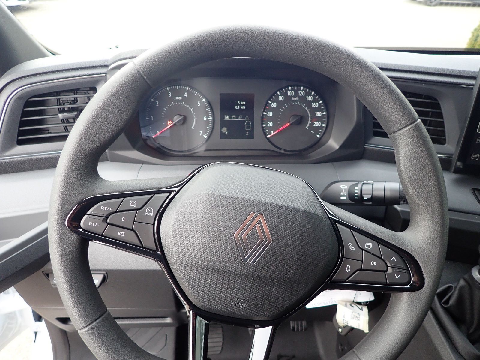 Fahrzeugabbildung Renault Master Kastenwagen FWD Kasten extra L3H2 3,5t Bl