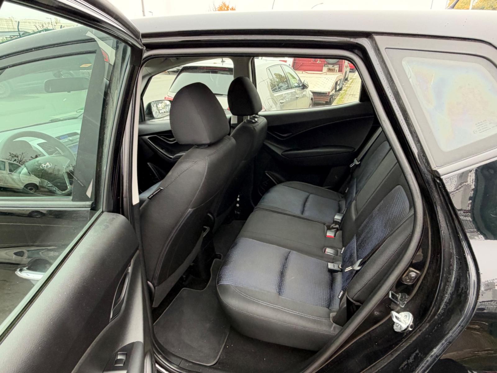 Hyundai ix20 2012 — photo 10