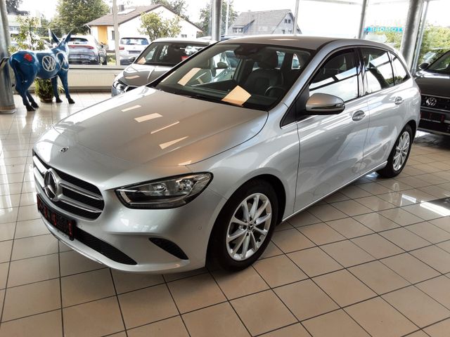 MERCEDES-BENZ B 180 Klima Kamera Navi SH PDC