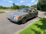 Mercedes-Benz Mercedes w124 260e Oldtimer - Mercedes-Benz 260: W124 260e