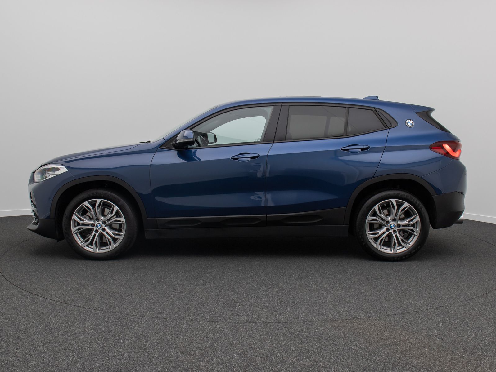 Fahrzeugabbildung BMW X2 sD20i Kamera HiFi Komfort DAB Panorama 18Zoll