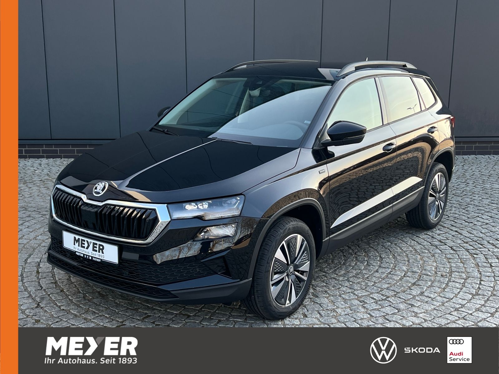 Fahrzeugabbildung SKODA Karoq Tour 1.5 TSI DSG *AHK, 17" LM-Felge, Navi,
