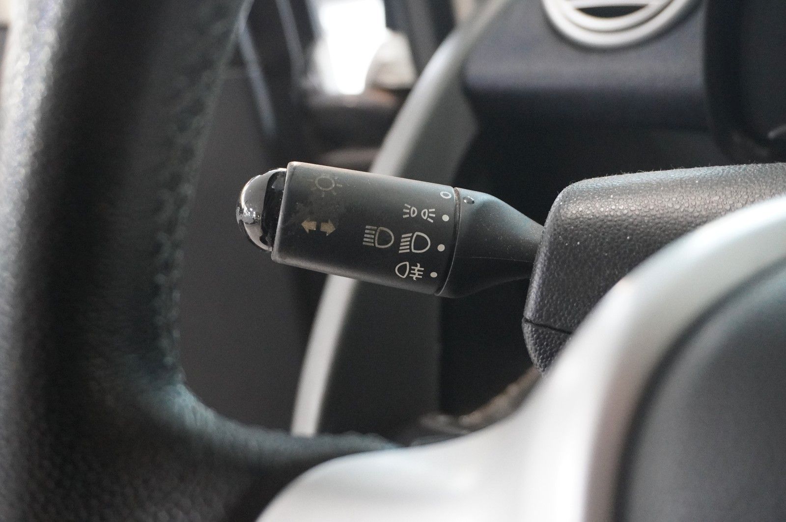 Fahrzeugabbildung Smart ForTwo 1.0 COUPE PASSION AUTOM. KLIMA/PANO/RADIO