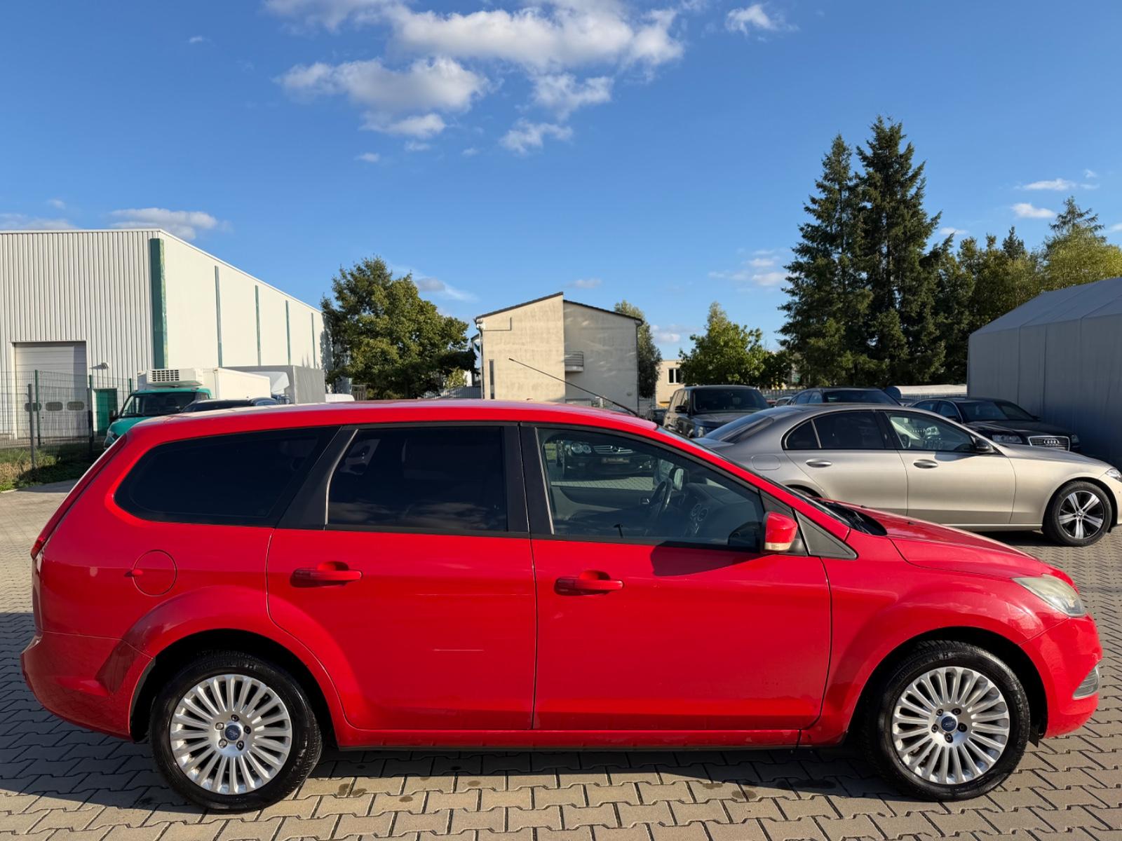 Ford Focus 2010 — photo 7