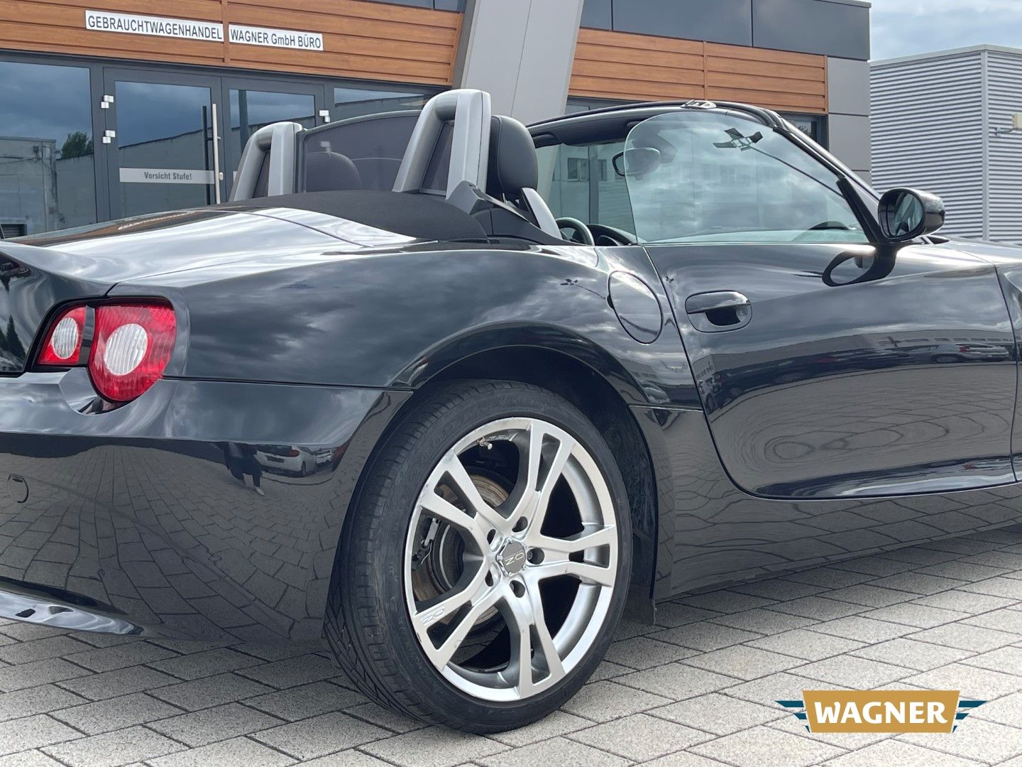 Fahrzeugabbildung BMW Z4 2.0i Roadster Klima SHZ 2-Hand Top Zustand