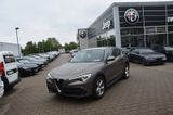 Alfa Romeo Stelvio Super 2.2  AT8 Bi-Xenon, Navi NP:48.380€ - Alfa Romeo: 3.2