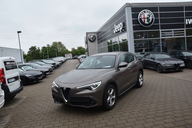 Alfa Romeo Stelvio Super 2.2  AT8 Bi-Xenon, Navi NP:48.380€