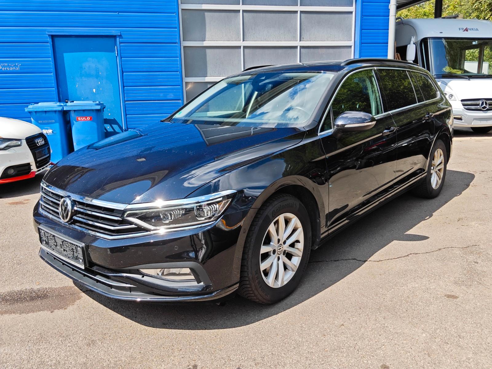 Volkswagen Passat Variant Business DSG Seitenschaden