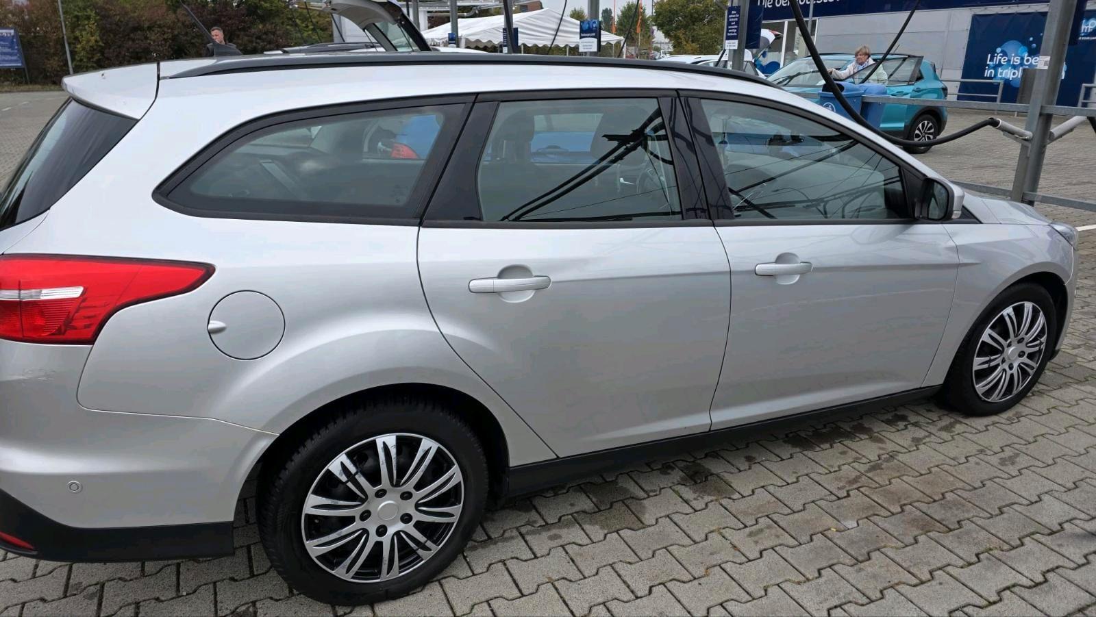 Ford Focus 2015 — rear view