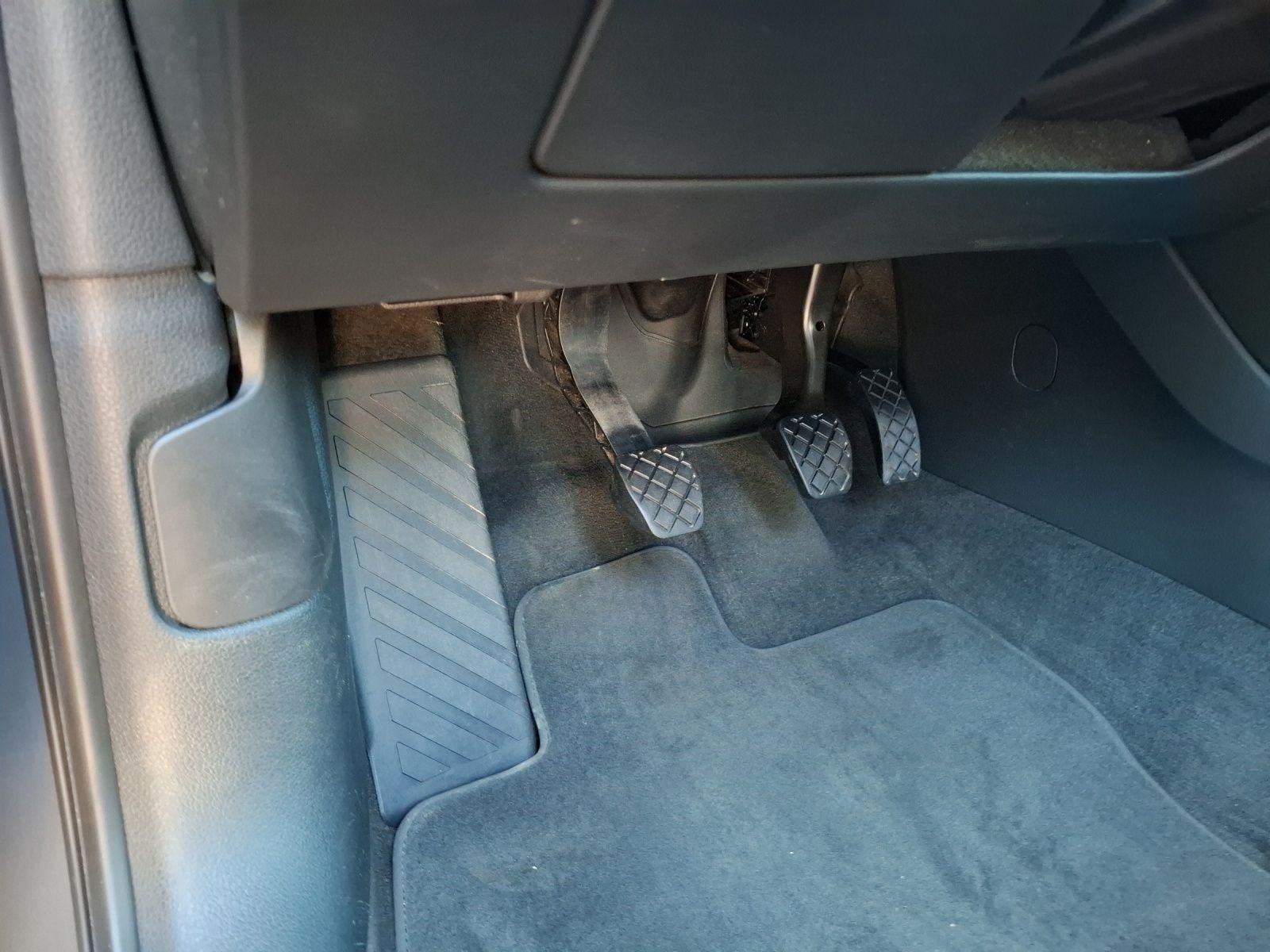 Fahrzeugabbildung Audi A3 Limousine TDI quattro sport LED NAVI SOUND