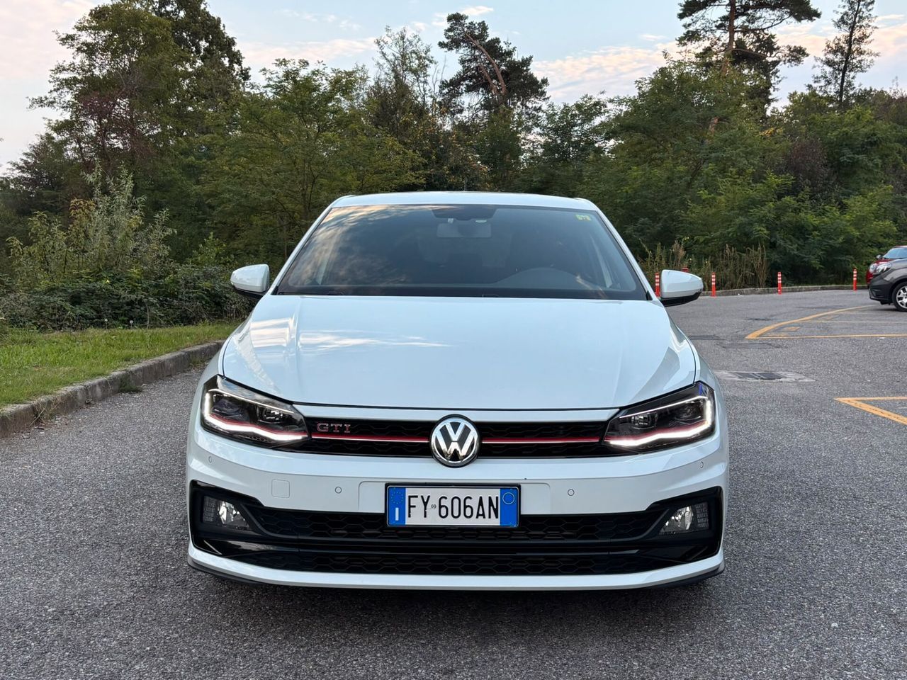 Volkswagen Polo 2.0 TSI DSG GTI BlueMotion Techn imagem 2