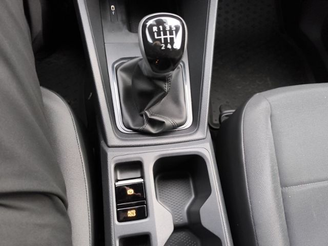 Fahrzeugabbildung Volkswagen Caddy Kasten Cargo 1.5 TSI KLIMA SHZG GZJR RADIO