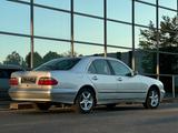 Mercedes-Benz E 240 ELEGANCE AUT Leder Klima - Mercedes-Benz E 240 mit Benzin-Antrieb