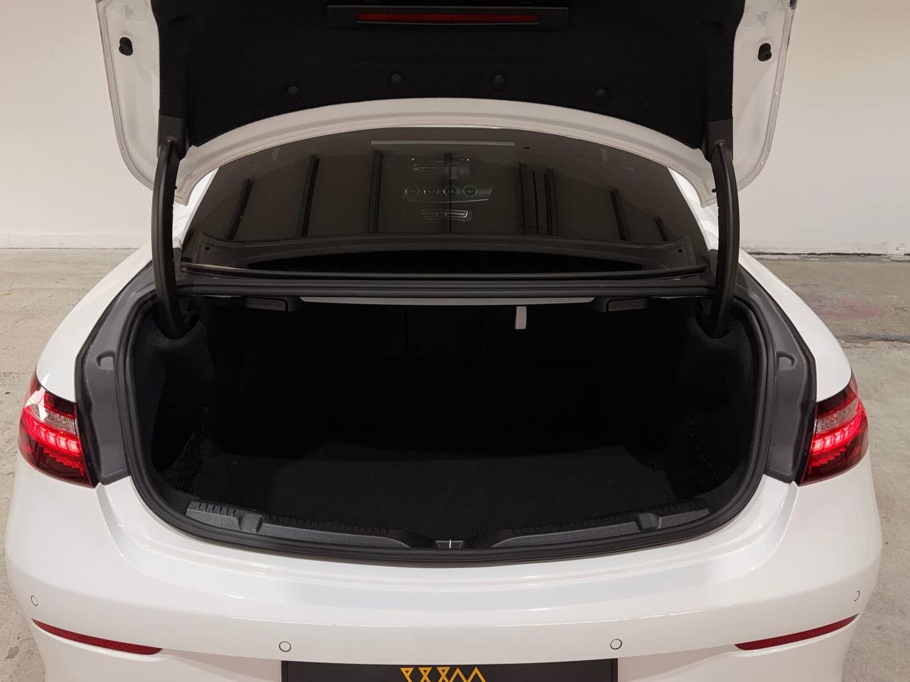 Mercedes-Benz E 220d Coupe*AMG*PANO*360°*NIGHT*BURM*WIDE* foto 7