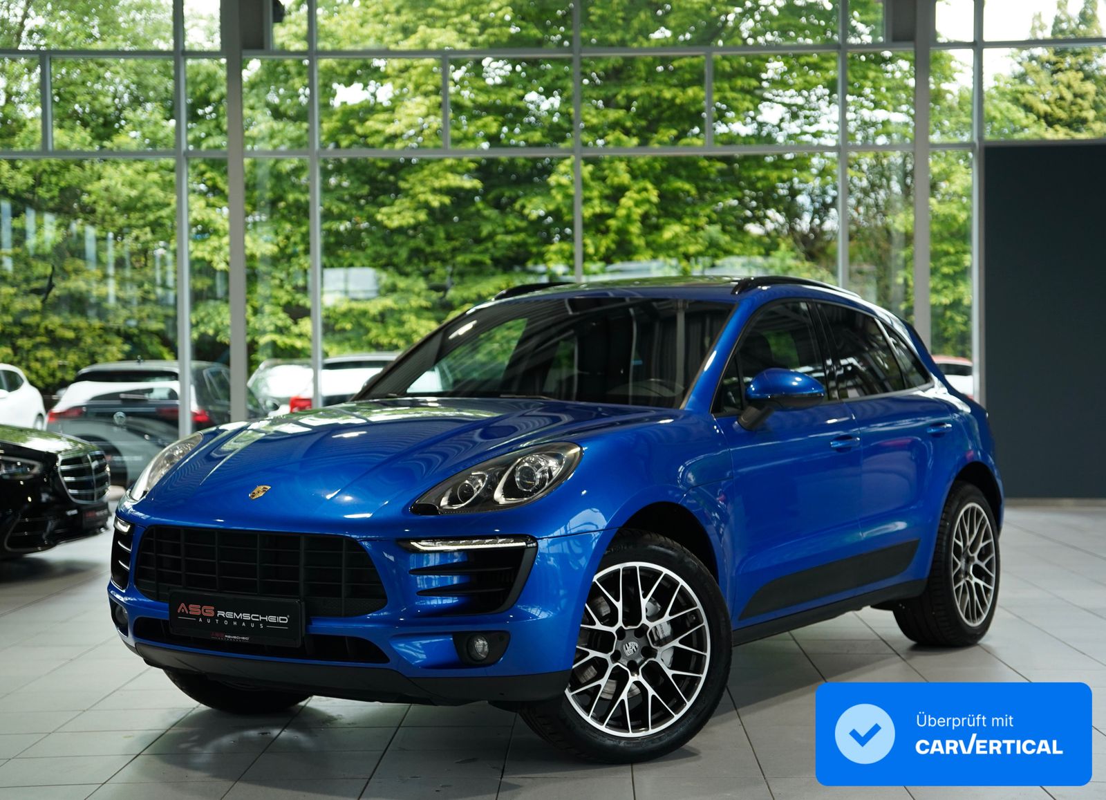 PORSCHE Macan