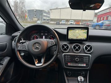 Mercedes-Benz A 180 BlueEfficiency+Navi*SHZ+PDC+19TKM!!!