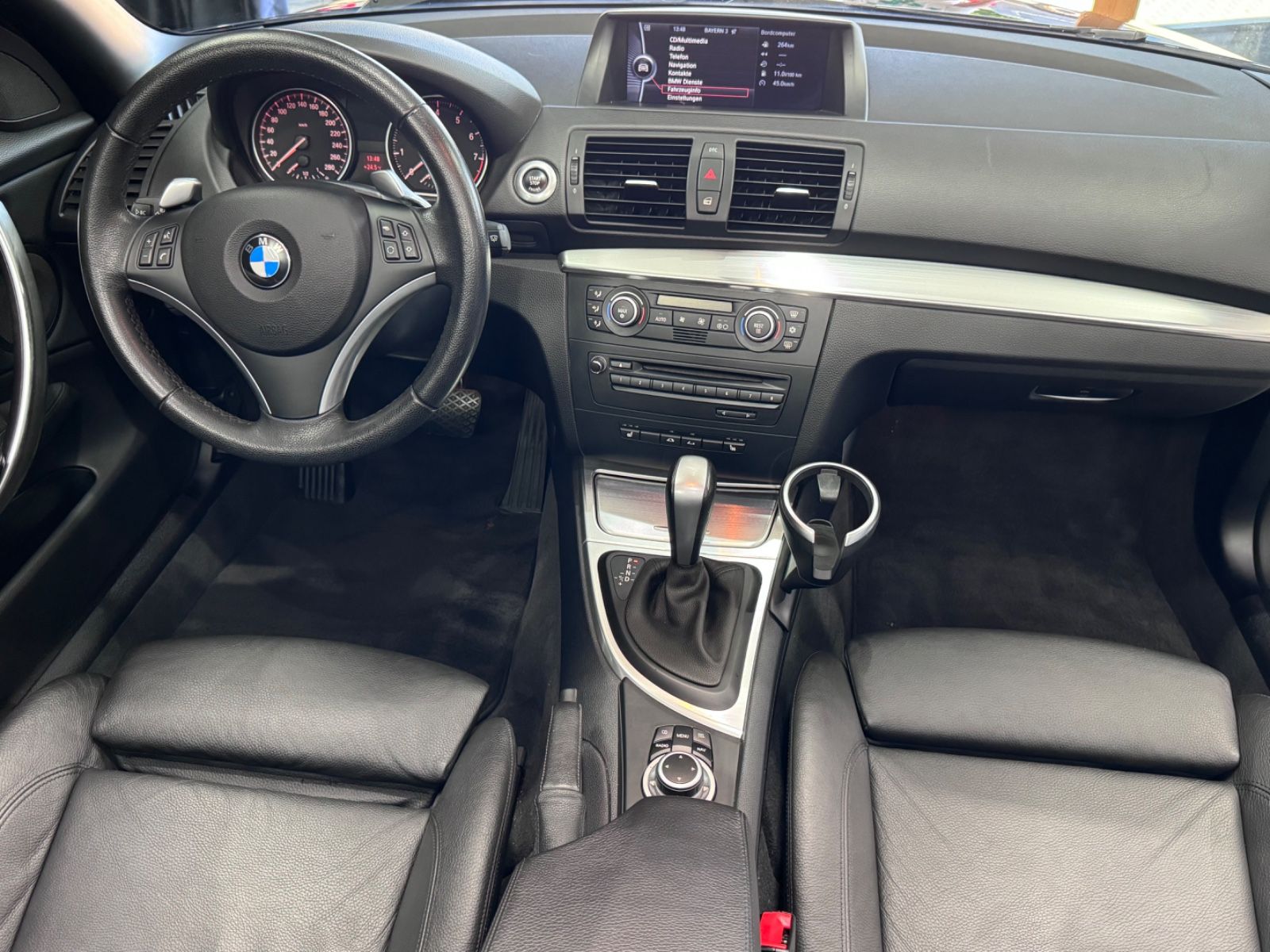 Fahrzeugabbildung BMW 135i Cabrio*M-PAKET*KEYLESS*HIFI*LEDER*NAVI*