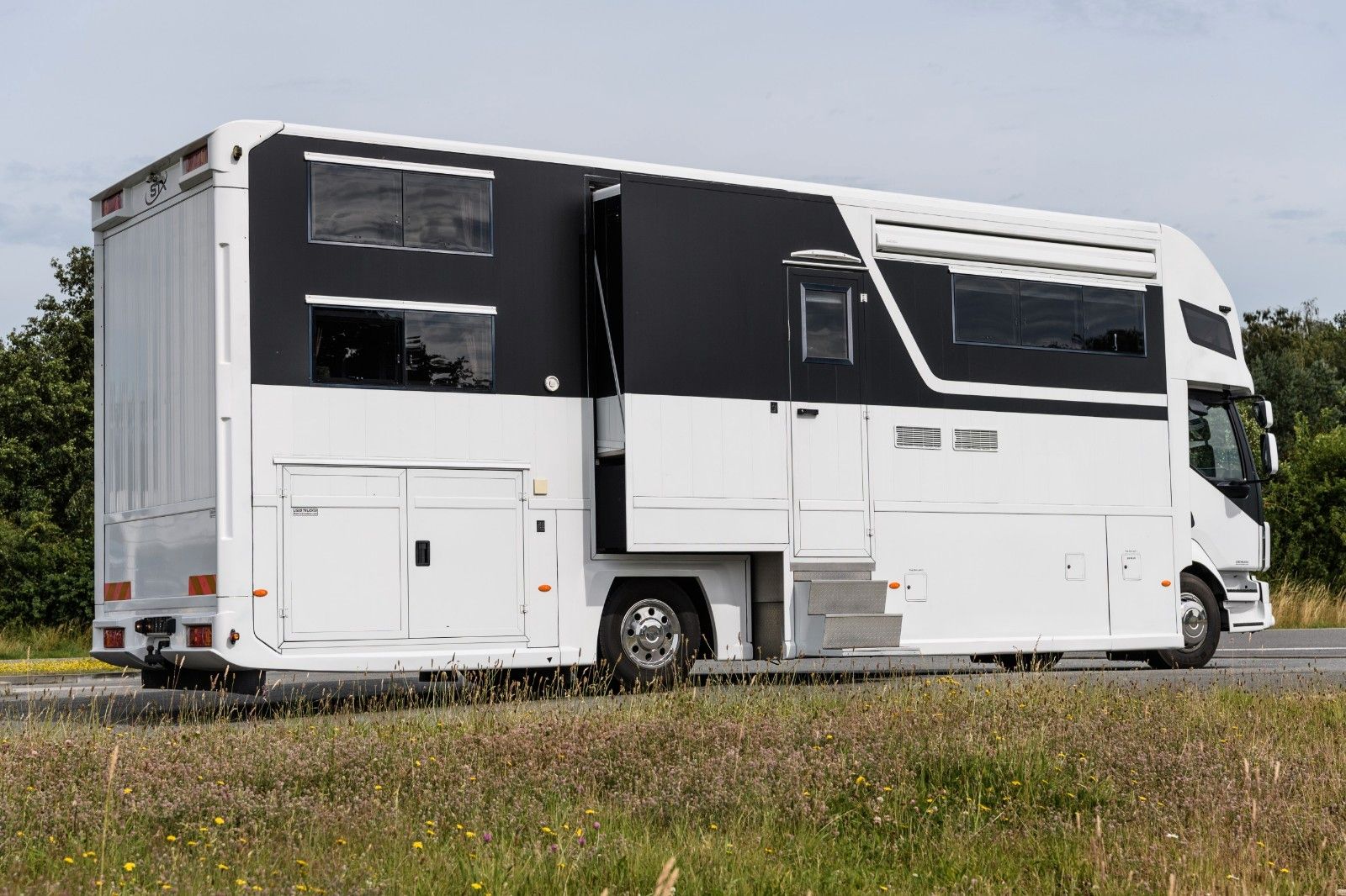 Fahrzeugabbildung Andere Volvo FL 290 Wohnmobil STX Aufbau 2 x Pop Out