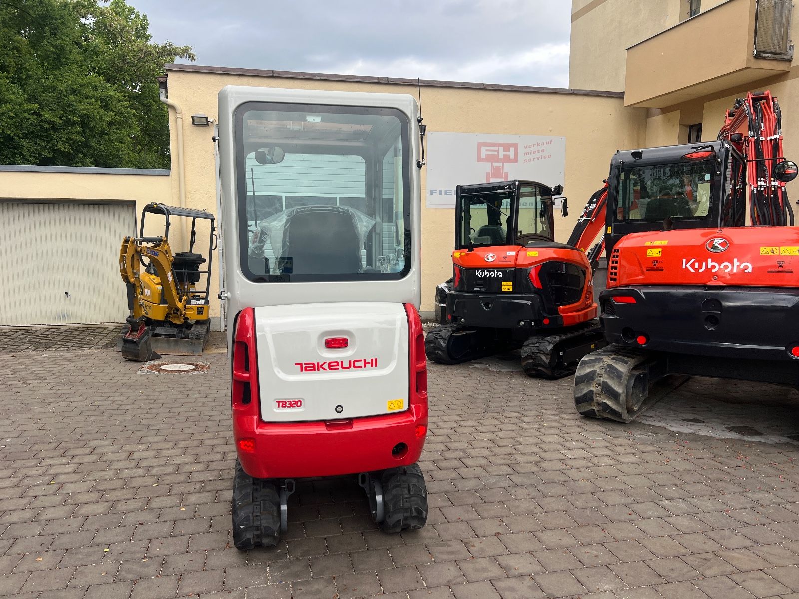Fahrzeugabbildung Takeuchi TB 320 PoweriltHS01 Kabine,  2,2t