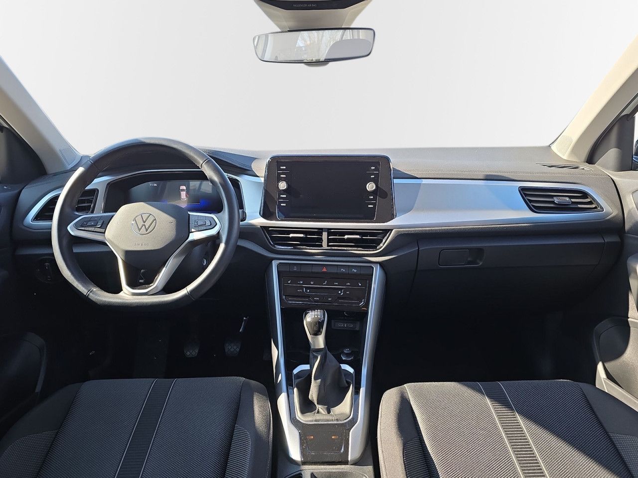 Fahrzeugabbildung Volkswagen T-ROC Life 1.0 Life BT085 TSIM6F, AHK