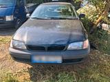 Toyota Carina - Toyota Carina mit Benzin-Antrieb