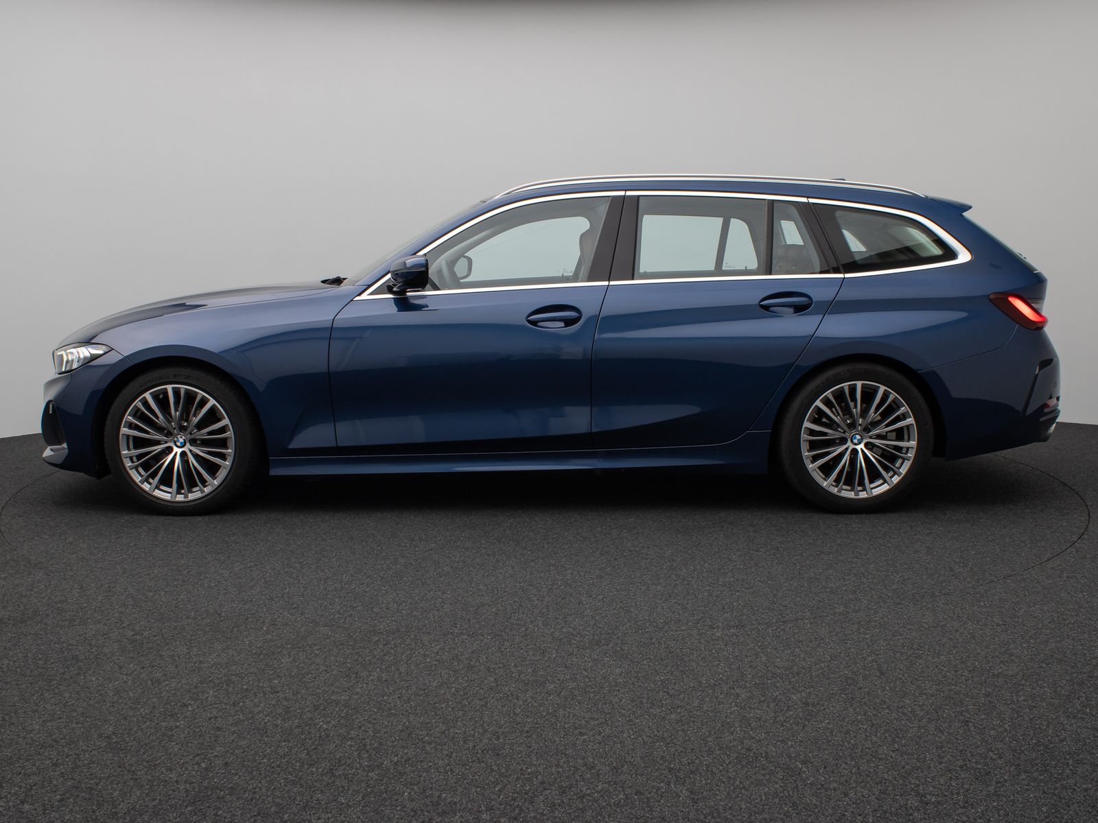 Fahrzeugabbildung BMW 320d Individual DAB HiFi Leder AHK Alarm Sport