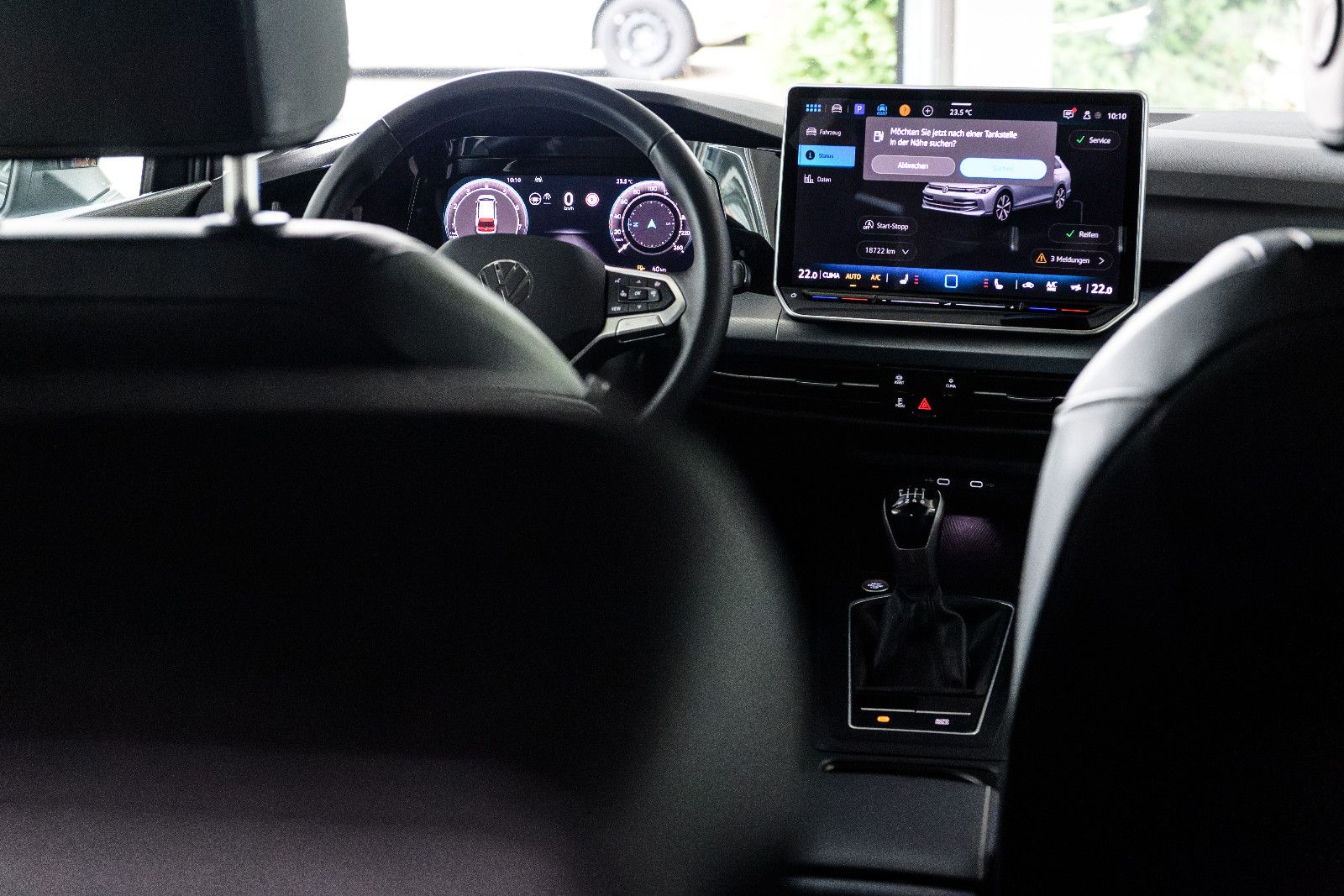 Fahrzeugabbildung Volkswagen Golf VIII Var. 1.5 TSI 110 kW+LED+AHK+GJR+TOTWIN