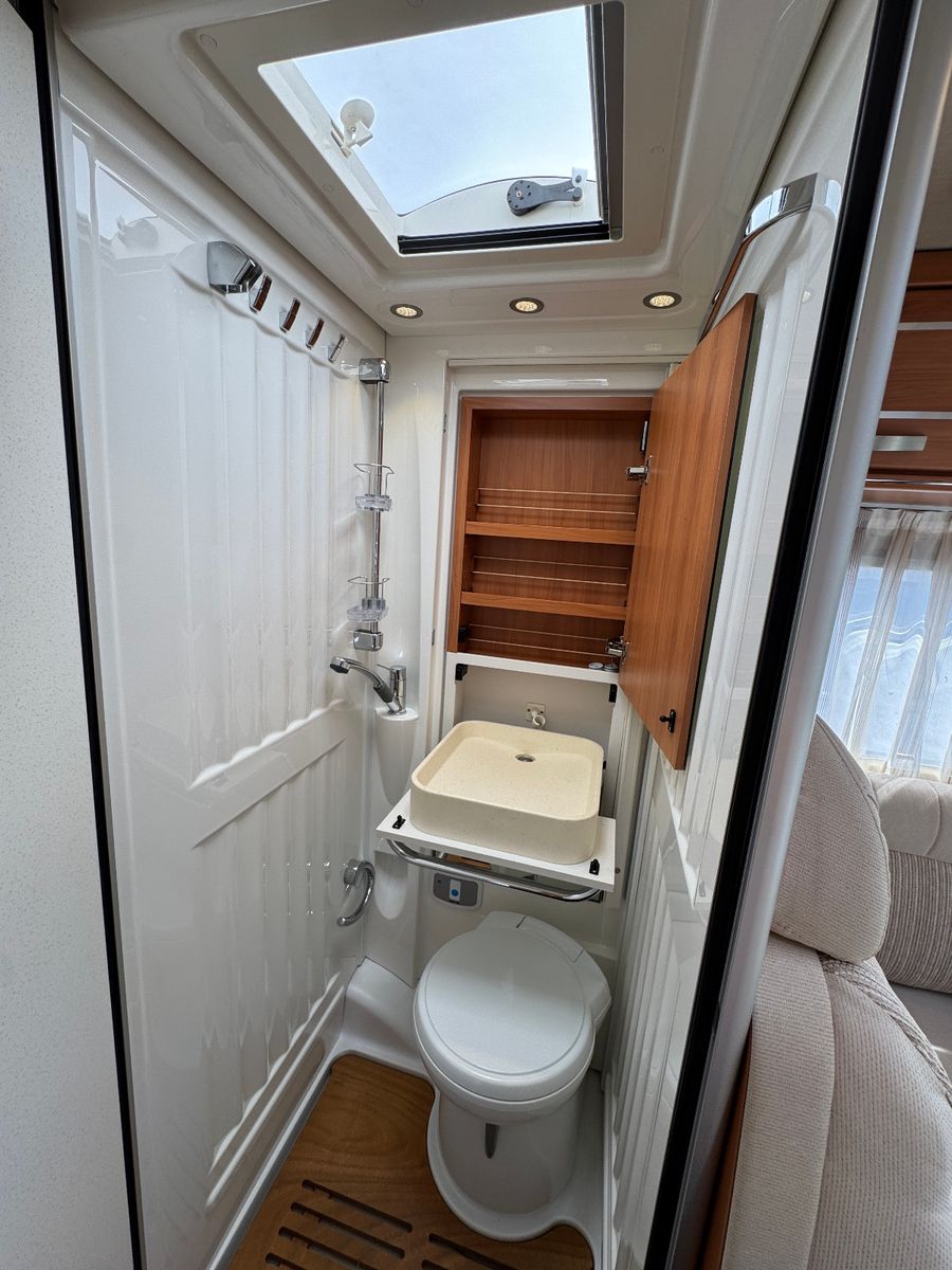 Fahrzeugabbildung HYMER / ERIBA / HYMERCAR EXSIS-T 474 EB FIAT DUCATO 1.HAND SAT TV MARKISE