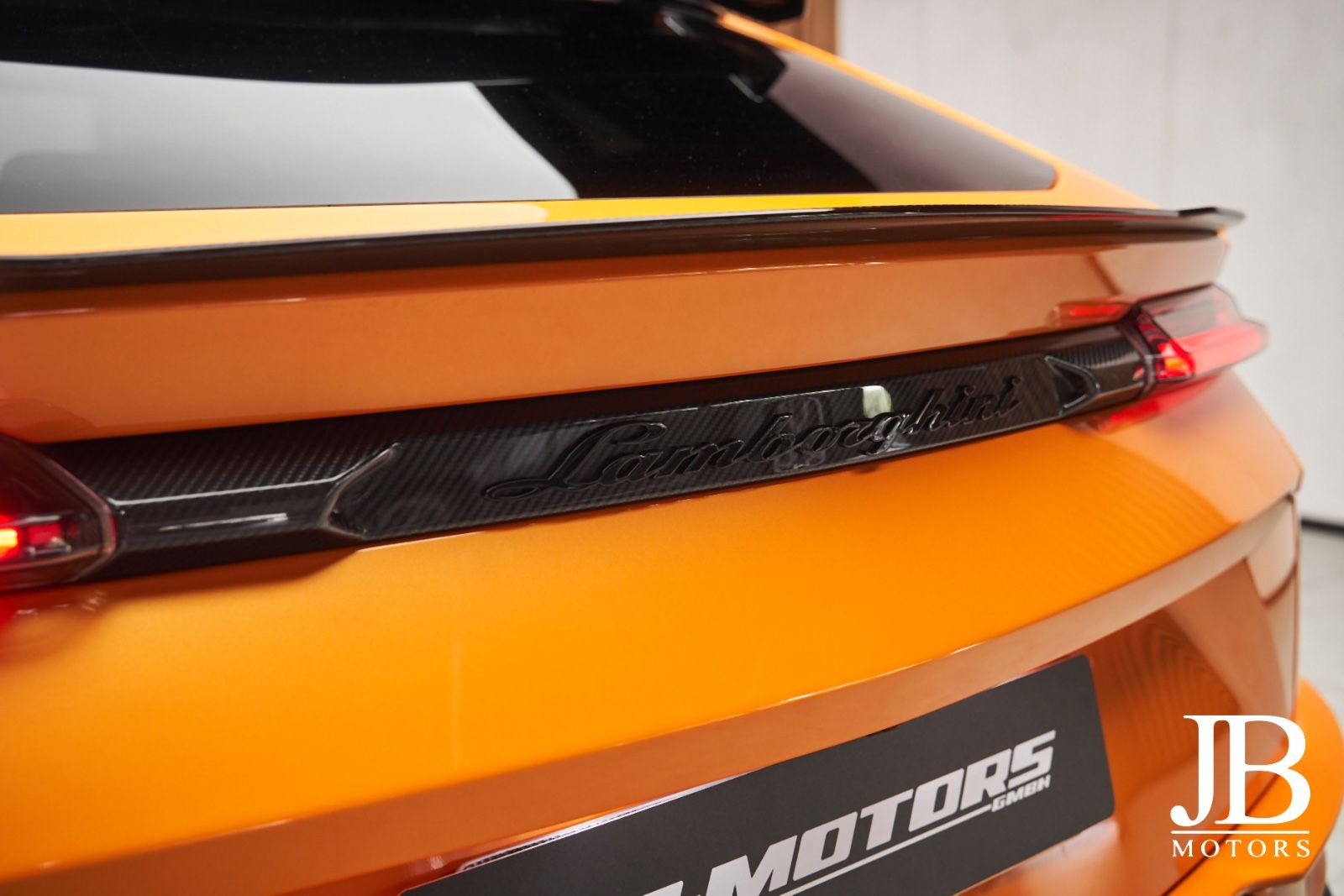 Fahrzeugabbildung Lamborghini Urus Performante Carbon Head-Up Akrapovic